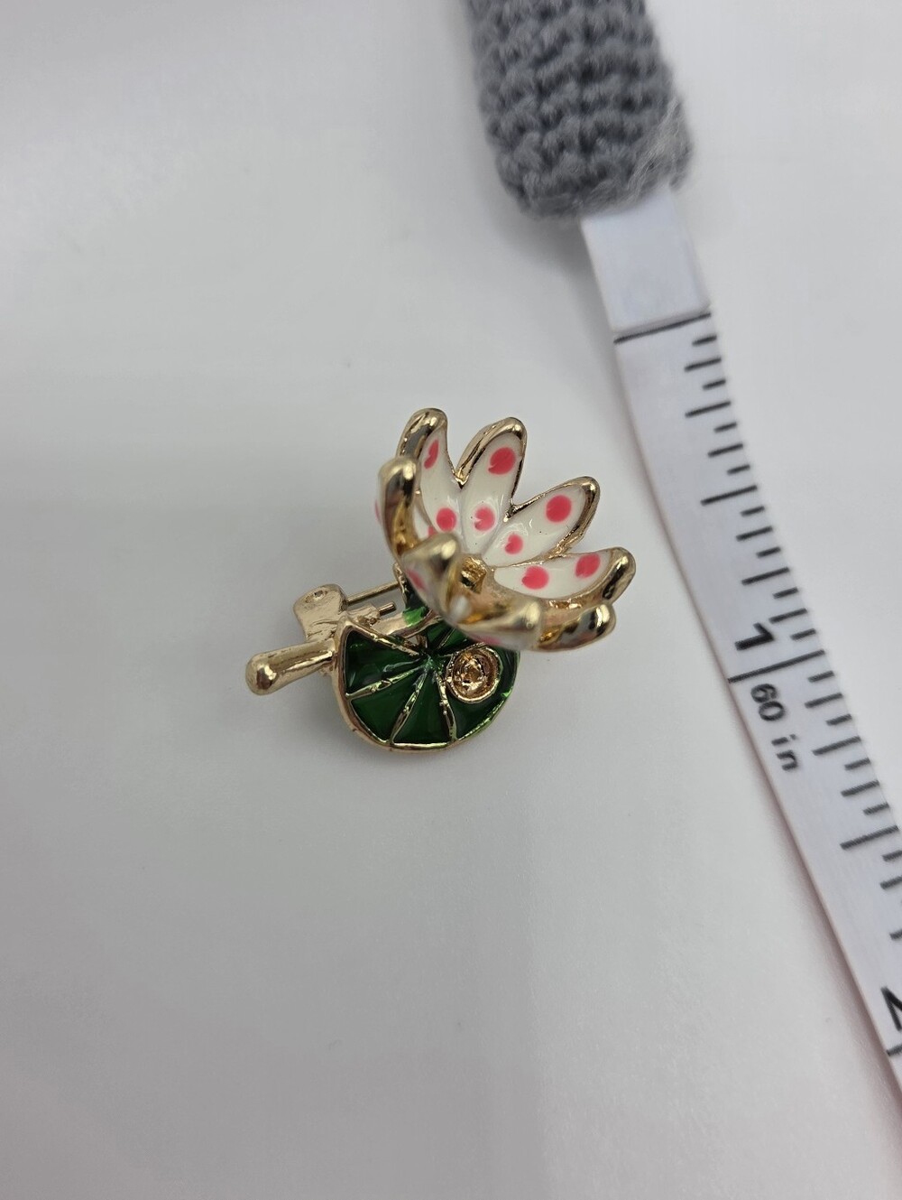 Gold Lotus Flower Brooch White Pink Polka Dot Enamel Green Leaf New - Picture 4 of 6